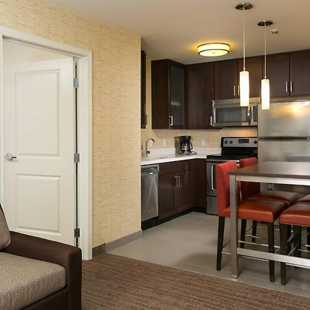 Residence Inn By Marriott Kansas City At The Legends Exterior photo