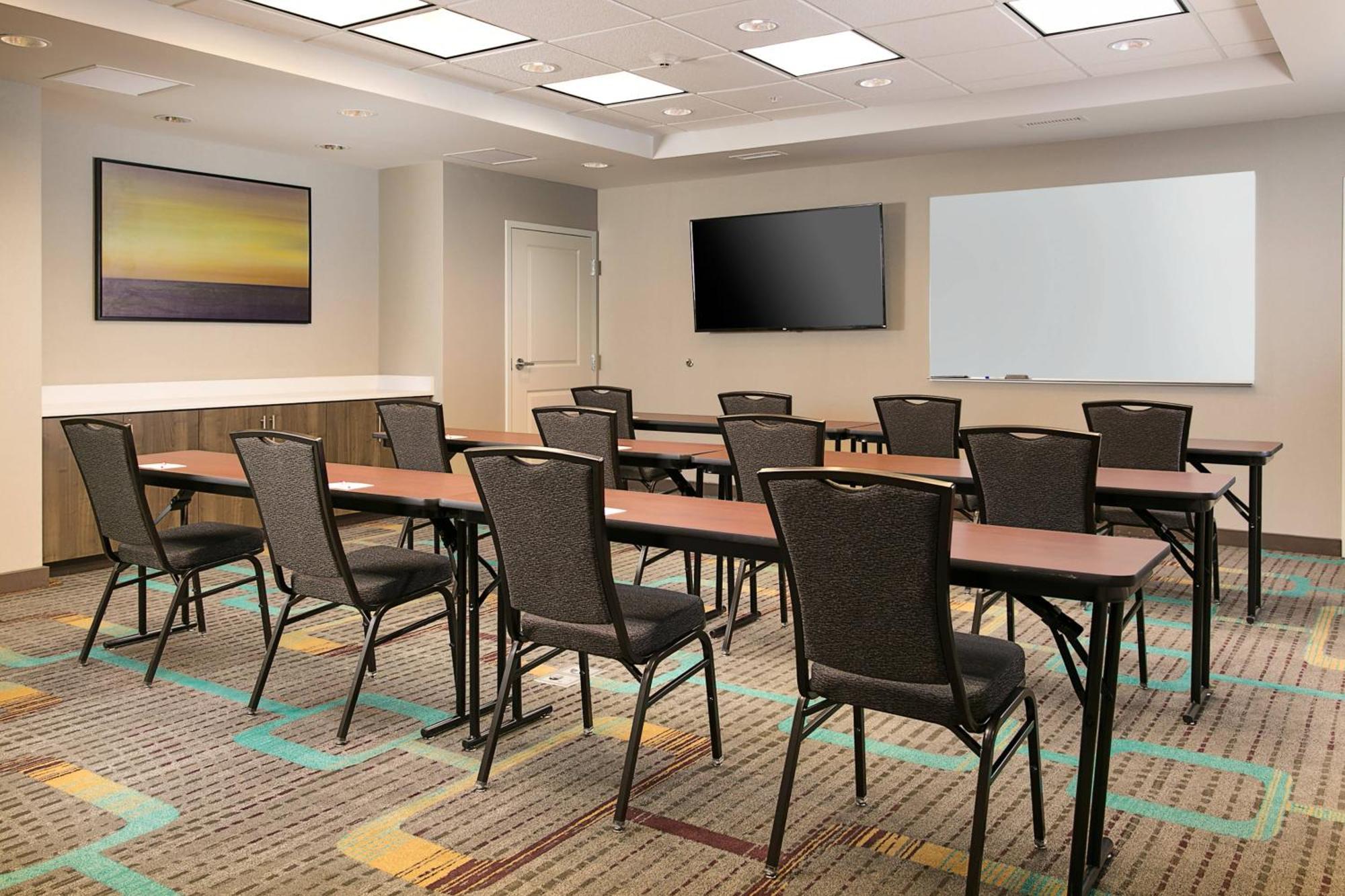 Residence Inn By Marriott Kansas City At The Legends Exterior photo